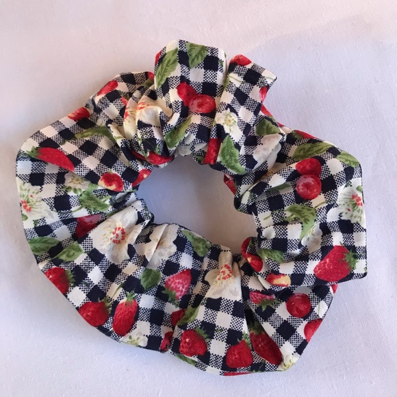 Handmade Scrunchie ‘PICNIC’ - Picture 6 of 6
